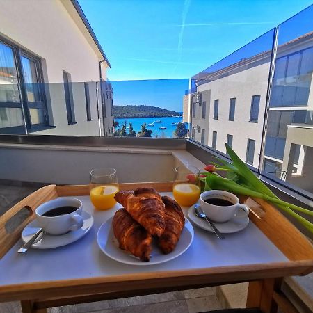 Black Pearl - Luxury Seaside App With Pool & Bbq, Istra Banjole Esterno foto
