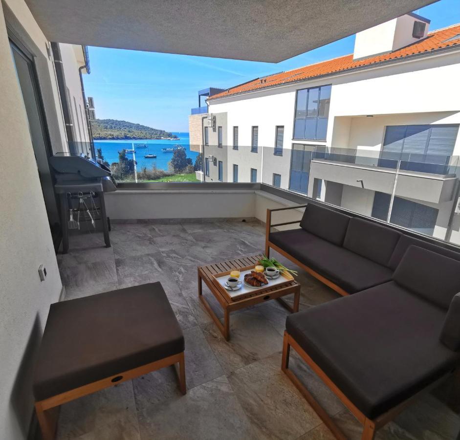 Black Pearl - Luxury Seaside App With Pool & Bbq, Istra Banjole Esterno foto