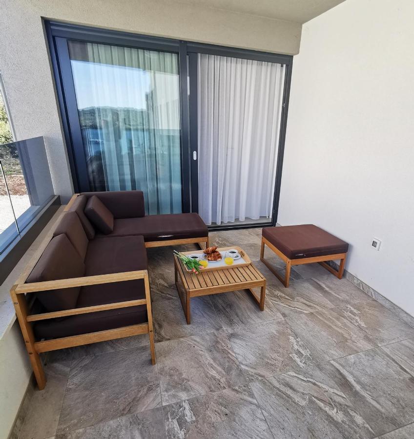 Black Pearl - Luxury Seaside App With Pool & Bbq, Istra Banjole Esterno foto