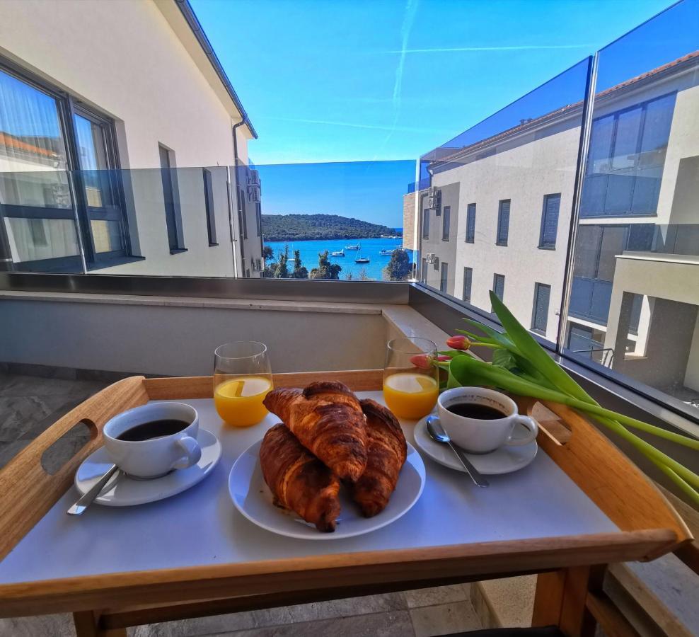 Black Pearl - Luxury Seaside App With Pool & Bbq, Istra Banjole Esterno foto