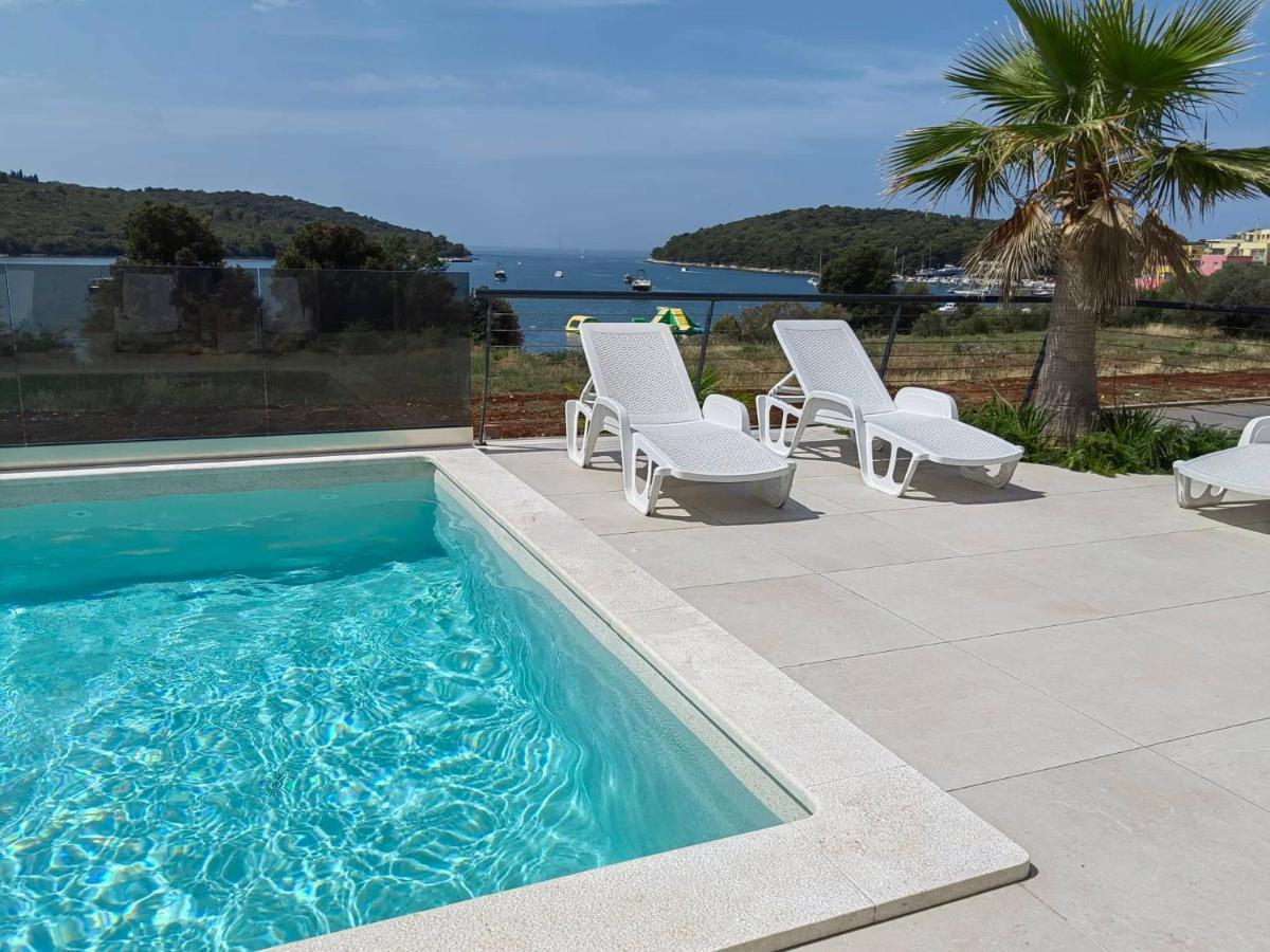 Black Pearl - Luxury Seaside App With Pool & Bbq, Istra Banjole Esterno foto