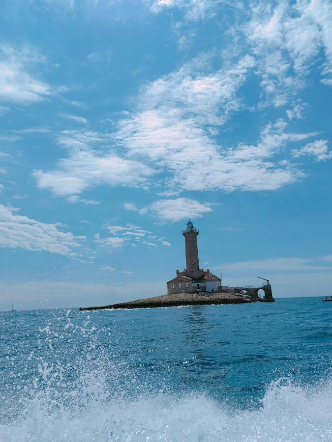 Black Pearl - Luxury Seaside App With Pool & Bbq, Istra Banjole Esterno foto