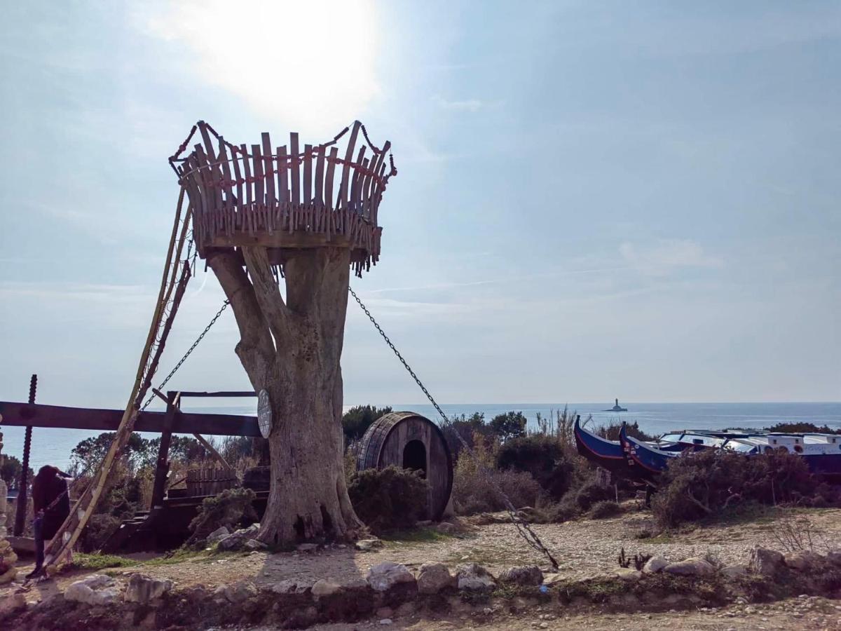 Black Pearl - Luxury Seaside App With Pool & Bbq, Istra Banjole Esterno foto